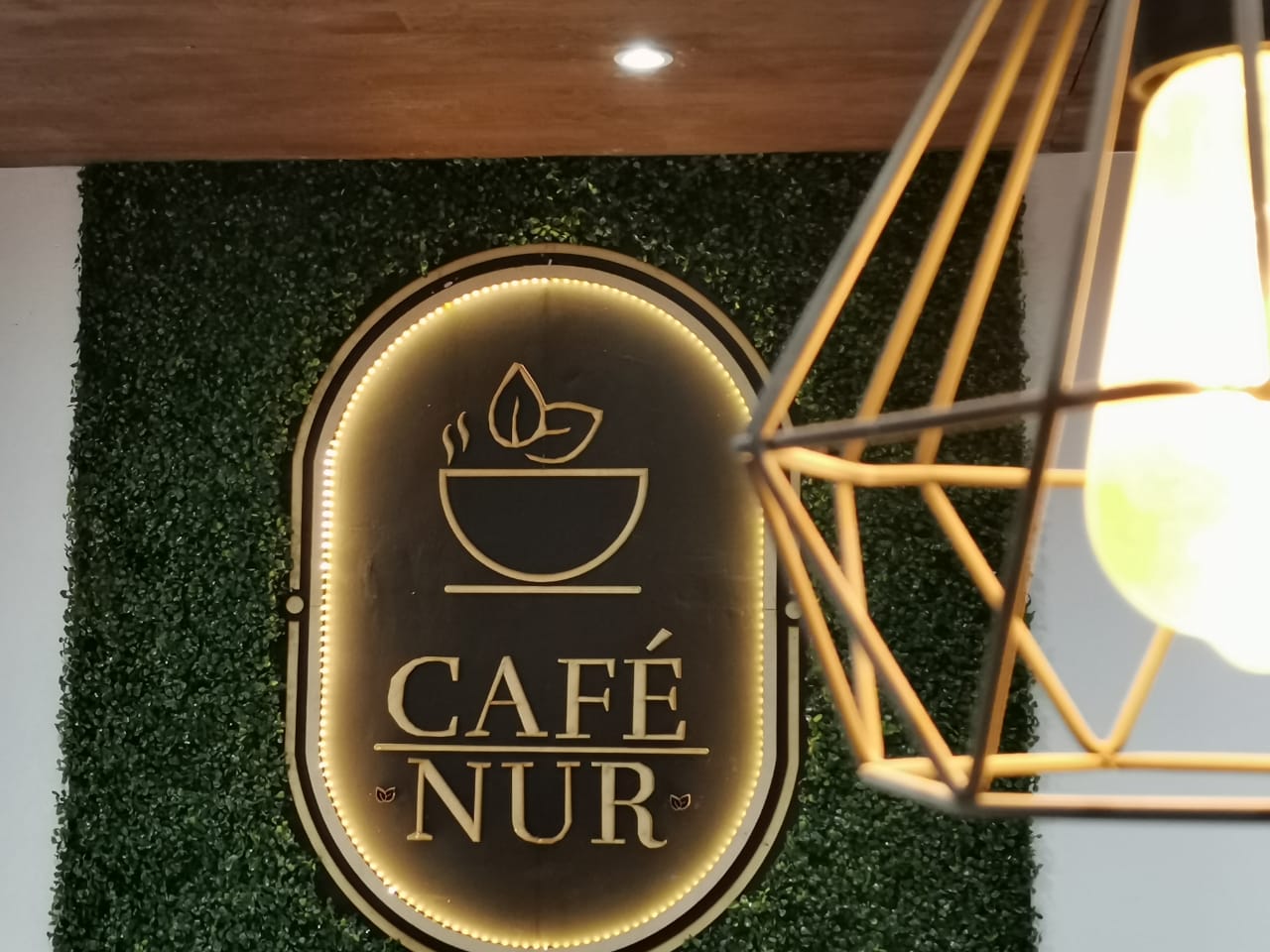 CAFÉ NUR 8
